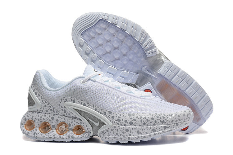 Les baskets Nike Air Max DN combinent un style contemporain et une performance avancée.

Leur design épuré et l'utilisation de matériaux innovants en font un choix incontournable