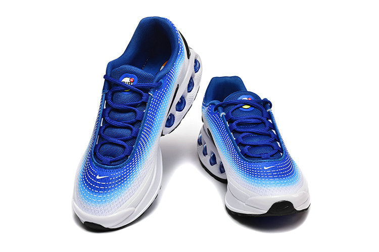 Les baskets Nike Air Max DN combinent un style contemporain et une performance avancée.

Leur design épuré et l'utilisation de matériaux innovants en font un choix incontournable