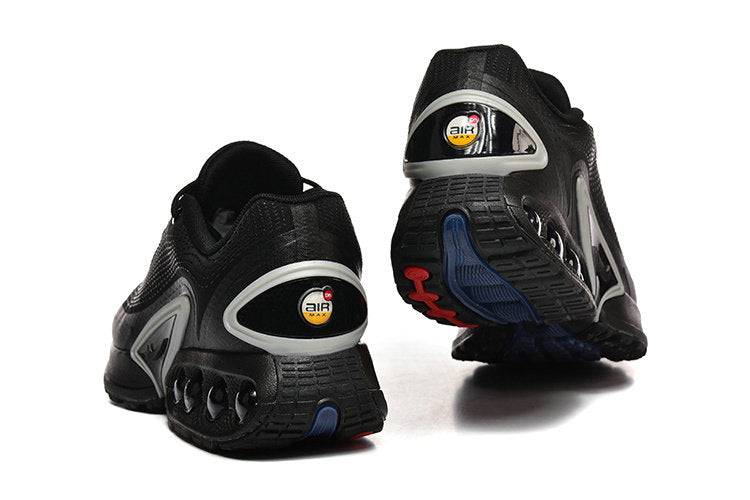 Les baskets Nike Air Max DN combinent un style contemporain et une performance avancée.

Leur design épuré et l'utilisation de matériaux innovants en font un choix incontournable