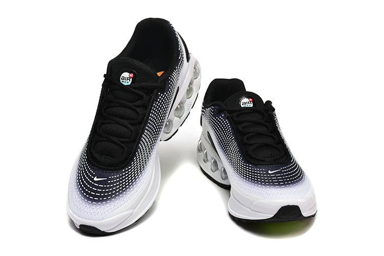 Les baskets Nike Air Max DN combinent un style contemporain et une performance avancée.

Leur design épuré et l'utilisation de matériaux innovants en font un choix incontournable