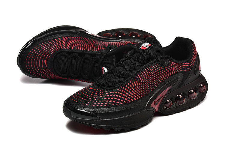 Les baskets Nike Air Max DN combinent un style contemporain et une performance avancée.

Leur design épuré et l'utilisation de matériaux innovants en font un choix incontournable