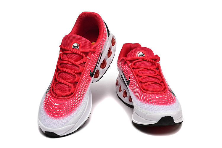 Les baskets Nike Air Max DN combinent un style contemporain et une performance avancée.

Leur design épuré et l'utilisation de matériaux innovants en font un choix incontournable