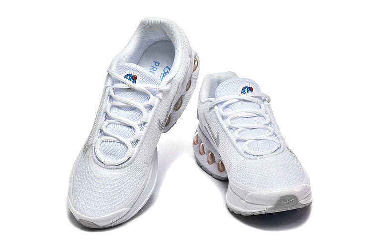 Les baskets Nike Air Max DN combinent un style contemporain et une performance avancée.

Leur design épuré et l'utilisation de matériaux innovants en font un choix incontournable