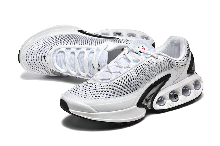 Les baskets Nike Air Max DN combinent un style contemporain et une performance avancée.

Leur design épuré et l'utilisation de matériaux innovants en font un choix incontournable