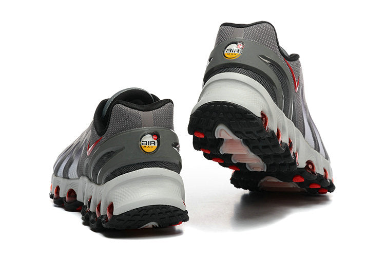 Les baskets Nike Air Max DN8 combinent innovation et design moderne pour offrir un style dynamique et une performance inégalée.pas cher . Le moins cher.