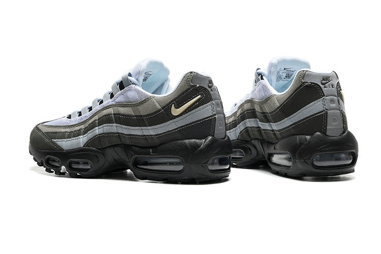 Les baskets Nike Air Max 95 sont synonymes de style emblématique et de confort absolu. Leur design distinctif. Pas cher. Le moins cher. 