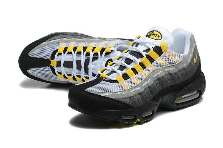 Les baskets Nike Air Max 95 sont synonymes de style emblématique et de confort absolu. Leur design distinctif. Pas cher. Le moins cher. 