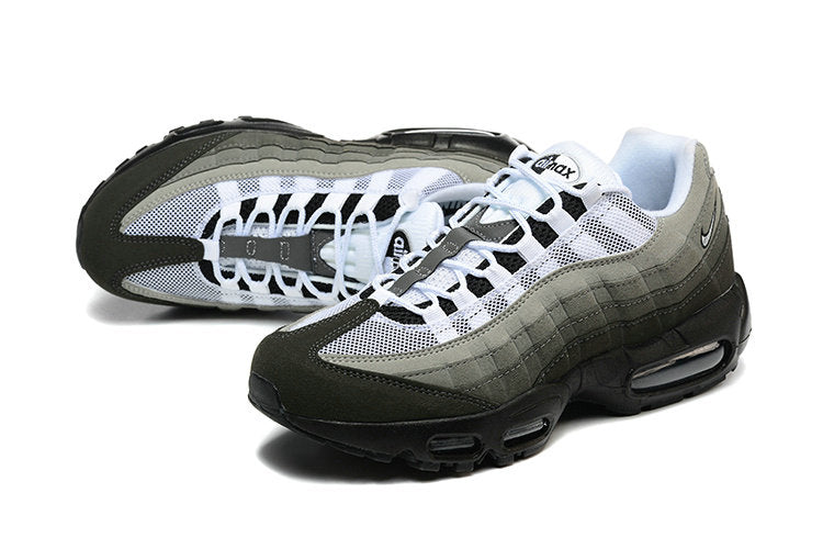 Les baskets Nike Air Max 95 sont synonymes de style emblématique et de confort absolu. Leur design distinctif. Pas cher. Le moins cher. 