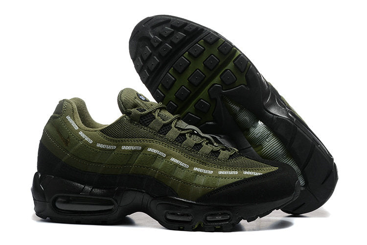 Les baskets Nike Air Max 95 sont synonymes de style emblématique et de confort absolu. Leur design distinctif. Pas cher. Le moins cher. 