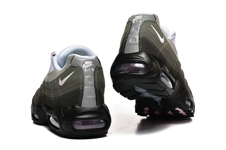 Les baskets Nike Air Max 95 sont synonymes de style emblématique et de confort absolu. Leur design distinctif. Pas cher. Le moins cher. 