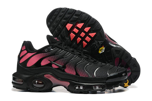 Les  Baskets Nike Air Max Tn incarnent un style emblématique et une performance supérieure.

 

Par ailleurs, leur design distinctif et leur utilisation de matériaux de haute qualité en font un choix incontournable.