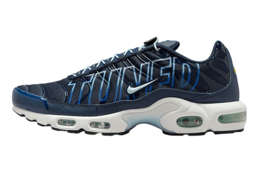 Les  Baskets Nike Air Max Tn incarnent un style emblématique et une performance supérieure.
 
Par ailleurs, leur design distinctif et leur utilisation de matériaux de haute qualité en font un choix incontournable.