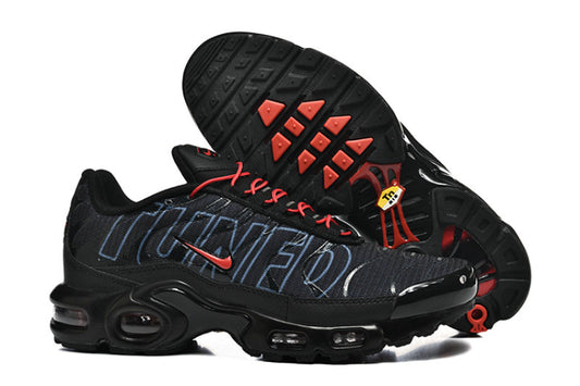 Les  Baskets Nike Air Max Tn incarnent un style emblématique et une performance supérieure.
 
Par ailleurs, leur design distinctif et leur utilisation de matériaux de haute qualité en font un choix incontournable.