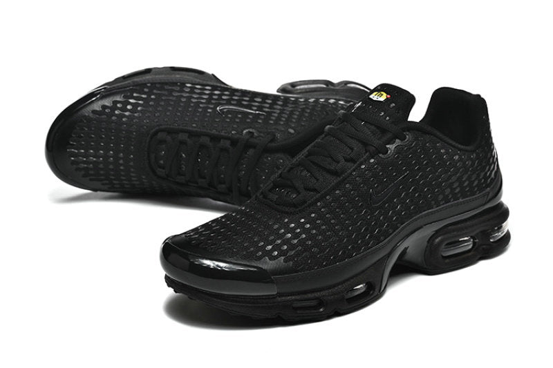 Les  Baskets Nike Air Max Tn incarnent un style emblématique et une performance supérieure.

 

Par ailleurs, leur design distinctif et leur utilisation de matériaux de haute qualité en font un choix incontournable.