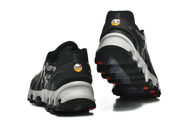 Les baskets Nike Air Max DN8 combinent innovation et design moderne pour offrir un style dynamique et une performance inégalée.pas cher . Le moins cher.