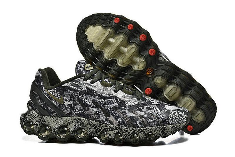 Les baskets Nike Air Max DN8 combinent innovation et design moderne pour offrir un style dynamique et une performance inégalée.pas cher . Le moins cher.