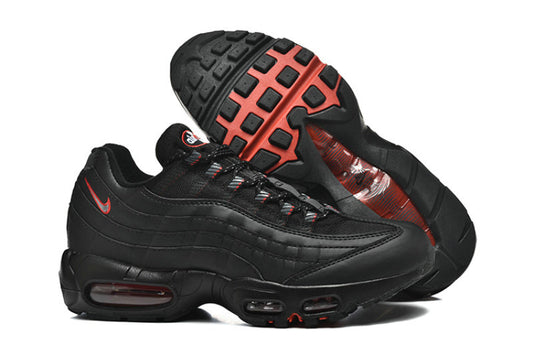 Les baskets Nike Air Max 95 sont synonymes de style emblématique et de confort absolu. Leur design distinctif. Pas cher. Le moins cher.
