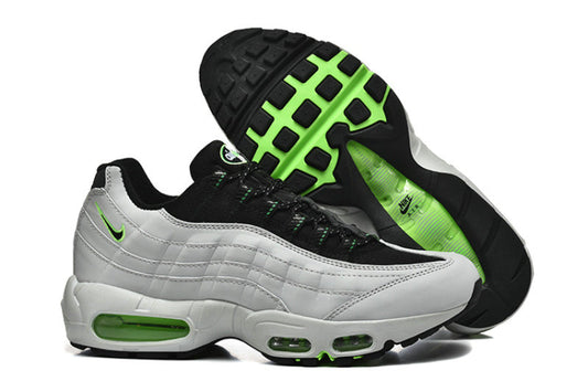 Les baskets Nike Air Max 95 sont synonymes de style emblématique et de confort absolu. Leur design distinctif. Pas cher. Le moins cher.