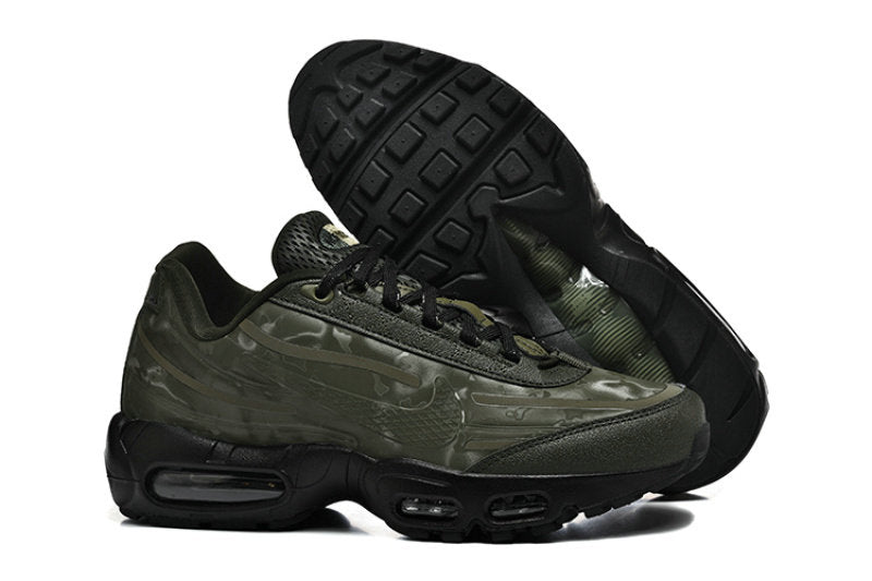 Les baskets Nike Air Max 95 sont synonymes de style emblématique et de confort absolu. Leur design distinctif. Pas cher. Le moins cher.