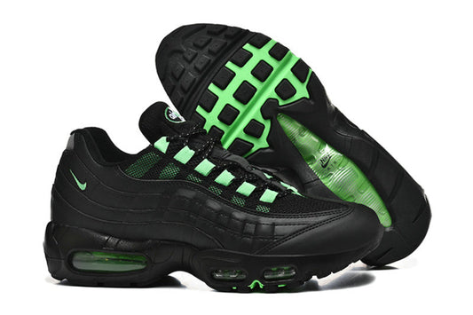 Les baskets Nike Air Max 95 sont synonymes de style emblématique et de confort absolu. Leur design distinctif. Pas cher. Le moins cher.
