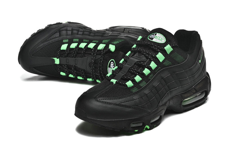 Les baskets Nike Air Max 95 sont synonymes de style emblématique et de confort absolu. Leur design distinctif. Pas cher. Le moins cher.