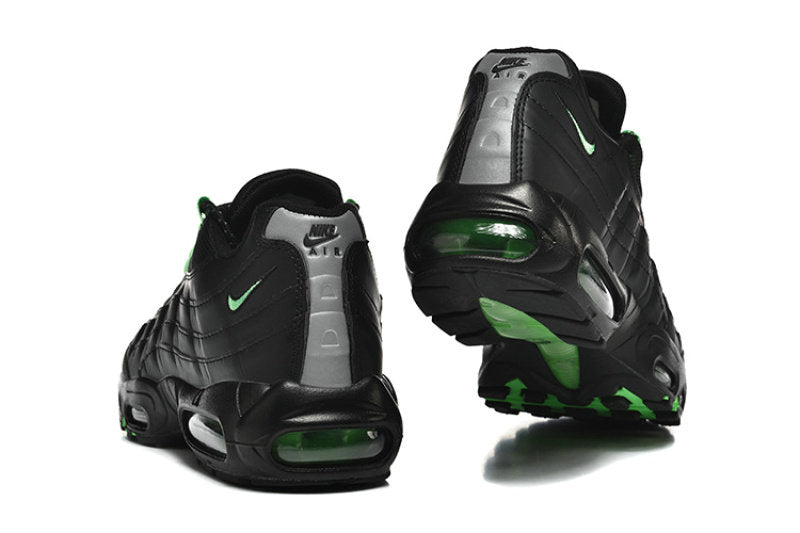 Les baskets Nike Air Max 95 sont synonymes de style emblématique et de confort absolu. Leur design distinctif. Pas cher. Le moins cher.