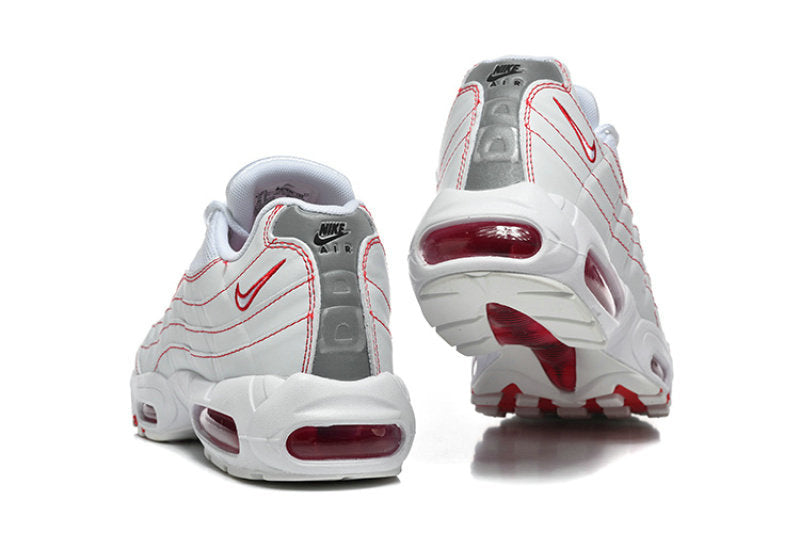 Les baskets Nike Air Max 95 sont synonymes de style emblématique et de confort absolu. Leur design distinctif. Pas cher. Le moins cher.