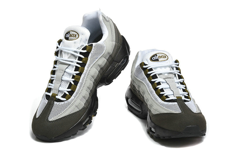 Les baskets Nike Air Max 95 sont synonymes de style emblématique et de confort absolu. Leur design distinctif. Pas cher. Le moins cher.