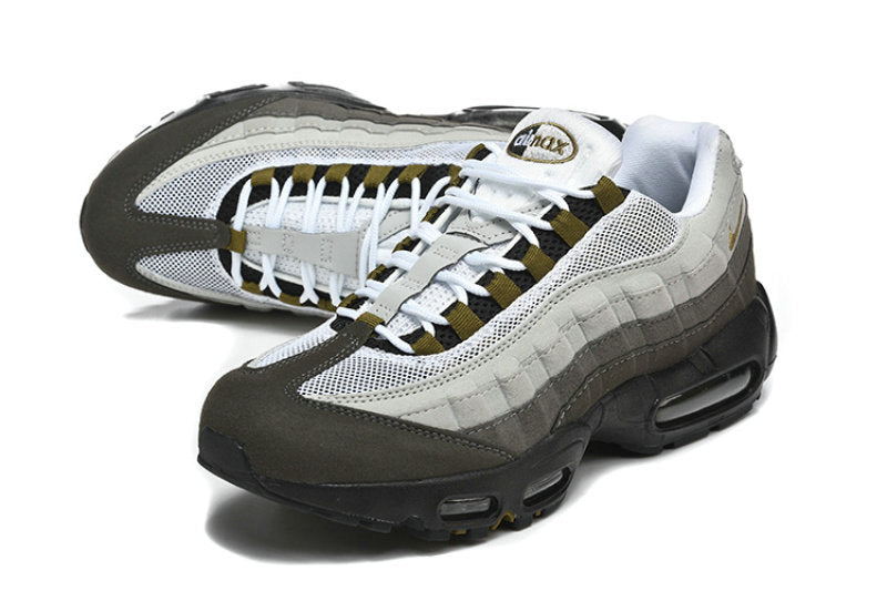 Les baskets Nike Air Max 95 sont synonymes de style emblématique et de confort absolu. Leur design distinctif. Pas cher. Le moins cher.
