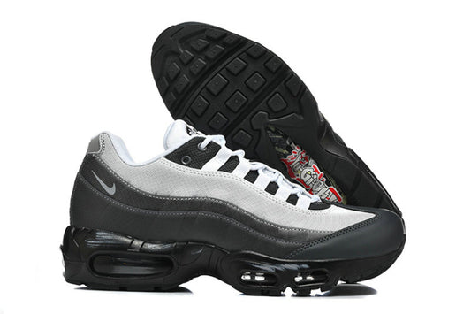 Les baskets Nike Air Max 95 sont synonymes de style emblématique et de confort absolu. Leur design distinctif. Pas cher. Le moins cher.