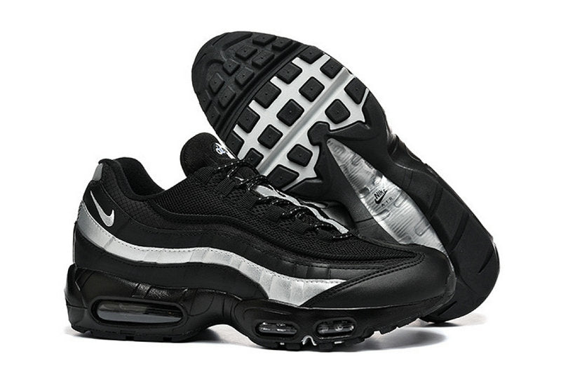 Les baskets Nike Air Max 95 sont synonymes de style emblématique et de confort absolu. Leur design distinctif. Pas cher. Le moins cher.