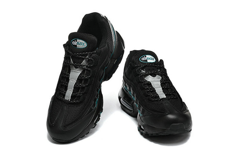 Les baskets Nike Air Max 95 sont synonymes de style emblématique et de confort absolu. Leur design distinctif. Pas cher. Le moins cher.