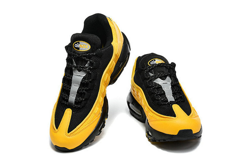 Les baskets Nike Air Max 95 sont synonymes de style emblématique et de confort absolu. Leur design distinctif. Pas cher. Le moins cher.