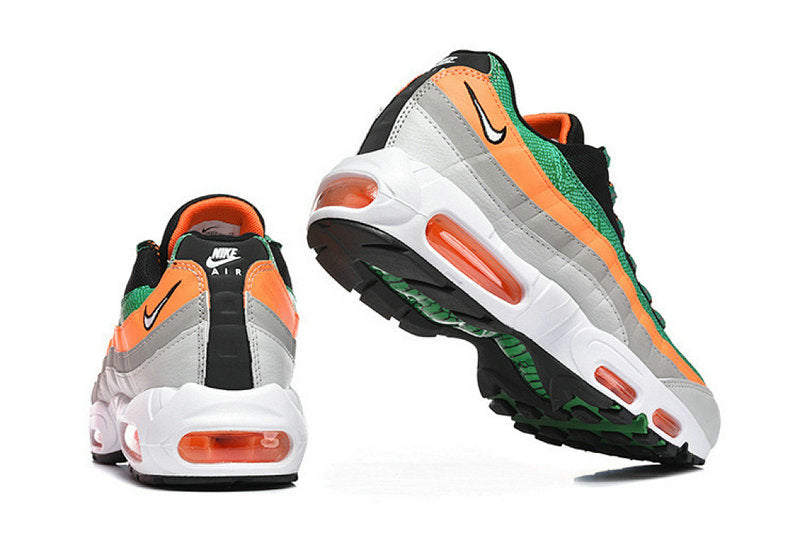 Les baskets Nike Air Max 95 sont synonymes de style emblématique et de confort absolu. Leur design distinctif. Pas cher. Le moins cher.