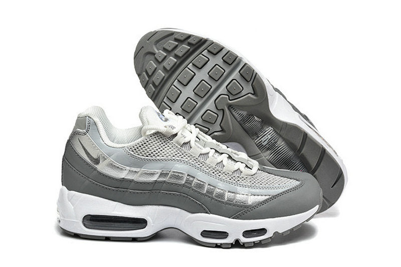 Les baskets Nike Air Max 95 sont synonymes de style emblématique et de confort absolu. Leur design distinctif. Pas cher. Le moins cher.