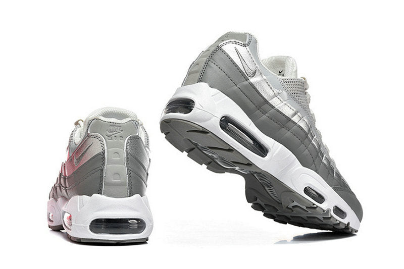 Les baskets Nike Air Max 95 sont synonymes de style emblématique et de confort absolu. Leur design distinctif. Pas cher. Le moins cher.