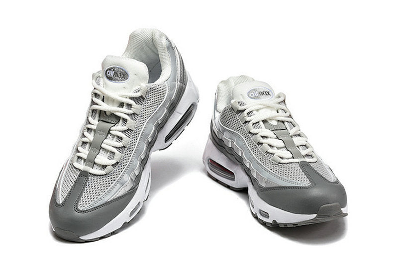 Les baskets Nike Air Max 95 sont synonymes de style emblématique et de confort absolu. Leur design distinctif. Pas cher. Le moins cher.