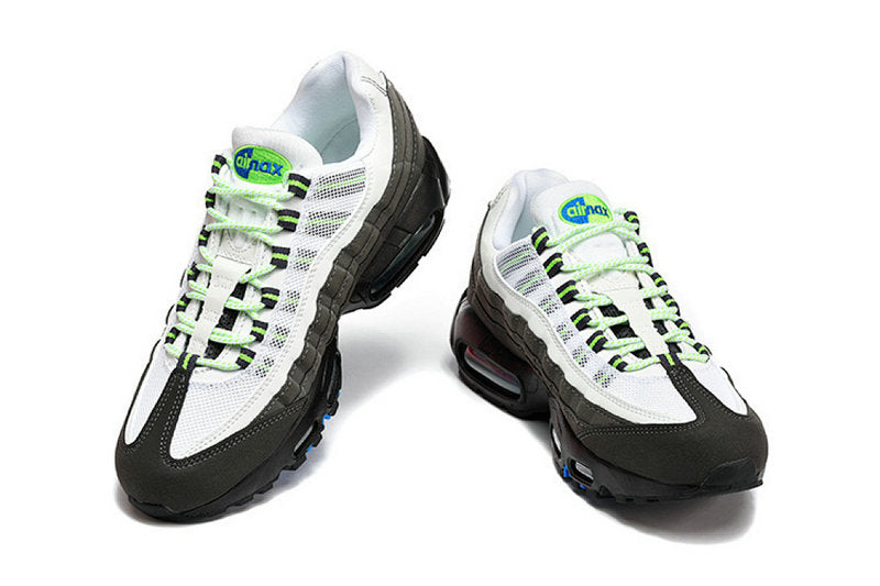 Les baskets Nike Air Max 95 sont synonymes de style emblématique et de confort absolu. Leur design distinctif. Pas cher. Le moins cher.