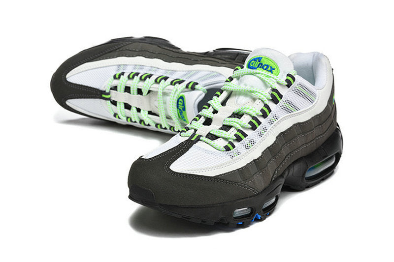 Les baskets Nike Air Max 95 sont synonymes de style emblématique et de confort absolu. Leur design distinctif. Pas cher. Le moins cher.