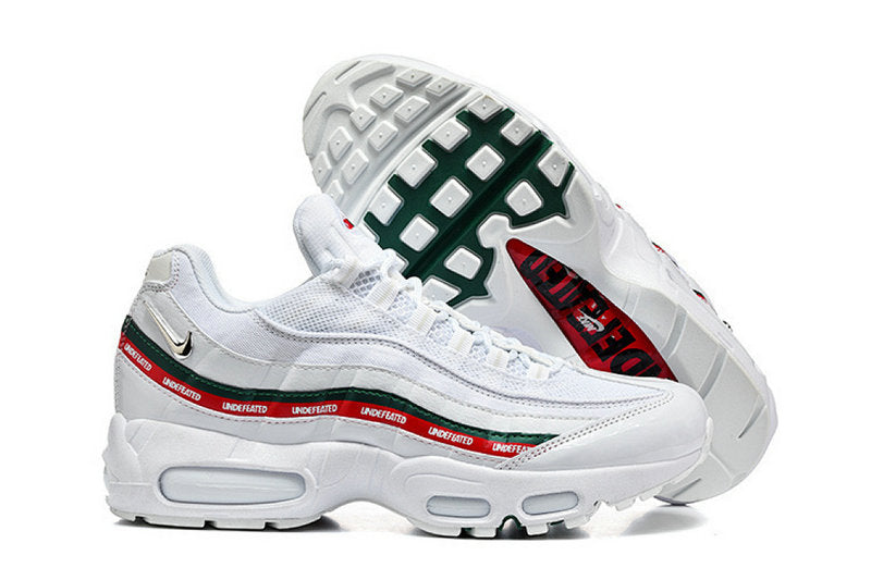 Les baskets Nike Air Max 95 sont synonymes de style emblématique et de confort absolu. Leur design distinctif. Pas cher. Le moins cher.