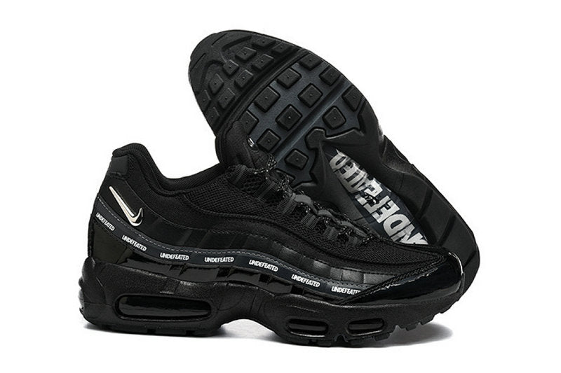 Les baskets Nike Air Max 95 sont synonymes de style emblématique et de confort absolu. Leur design distinctif. Pas cher. Le moins cher.