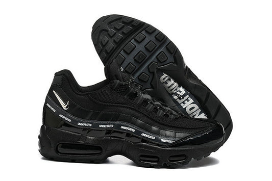 Les baskets Nike Air Max 95 sont synonymes de style emblématique et de confort absolu. Leur design distinctif. Pas cher. Le moins cher.