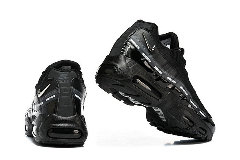 Les baskets Nike Air Max 95 sont synonymes de style emblématique et de confort absolu. Leur design distinctif. Pas cher. Le moins cher.