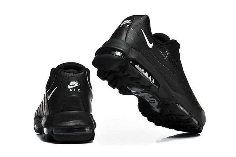 Les baskets Nike Air Max 95 sont synonymes de style emblématique et de confort absolu. Leur design distinctif. Pas cher. Le moins cher.