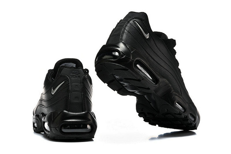 Les baskets Nike Air Max 95 sont synonymes de style emblématique et de confort absolu. Leur design distinctif. Pas cher. Le moins cher.