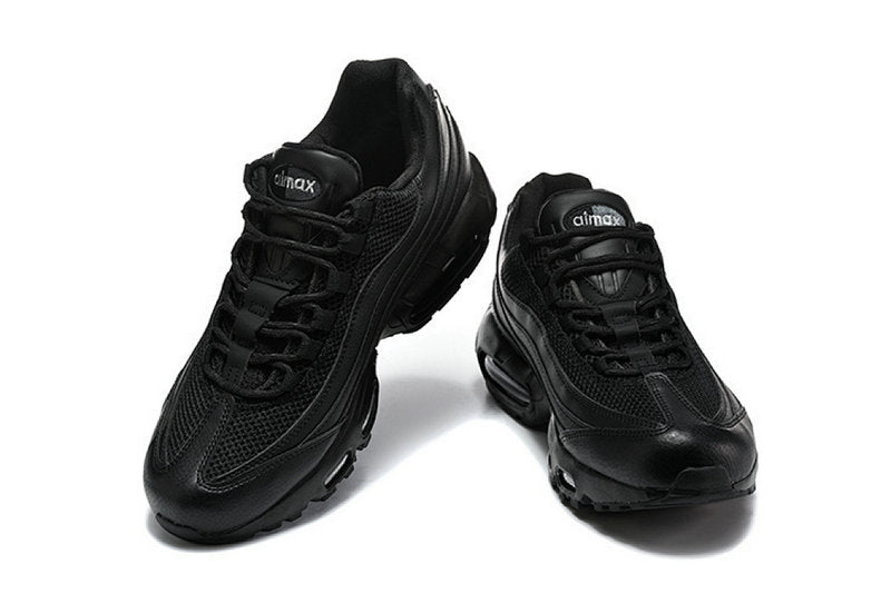 Les baskets Nike Air Max 95 sont synonymes de style emblématique et de confort absolu. Leur design distinctif. Pas cher. Le moins cher.