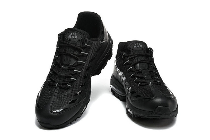 Les baskets Nike Air Max 95 sont synonymes de style emblématique et de confort absolu. Leur design distinctif. Pas cher. Le moins cher.