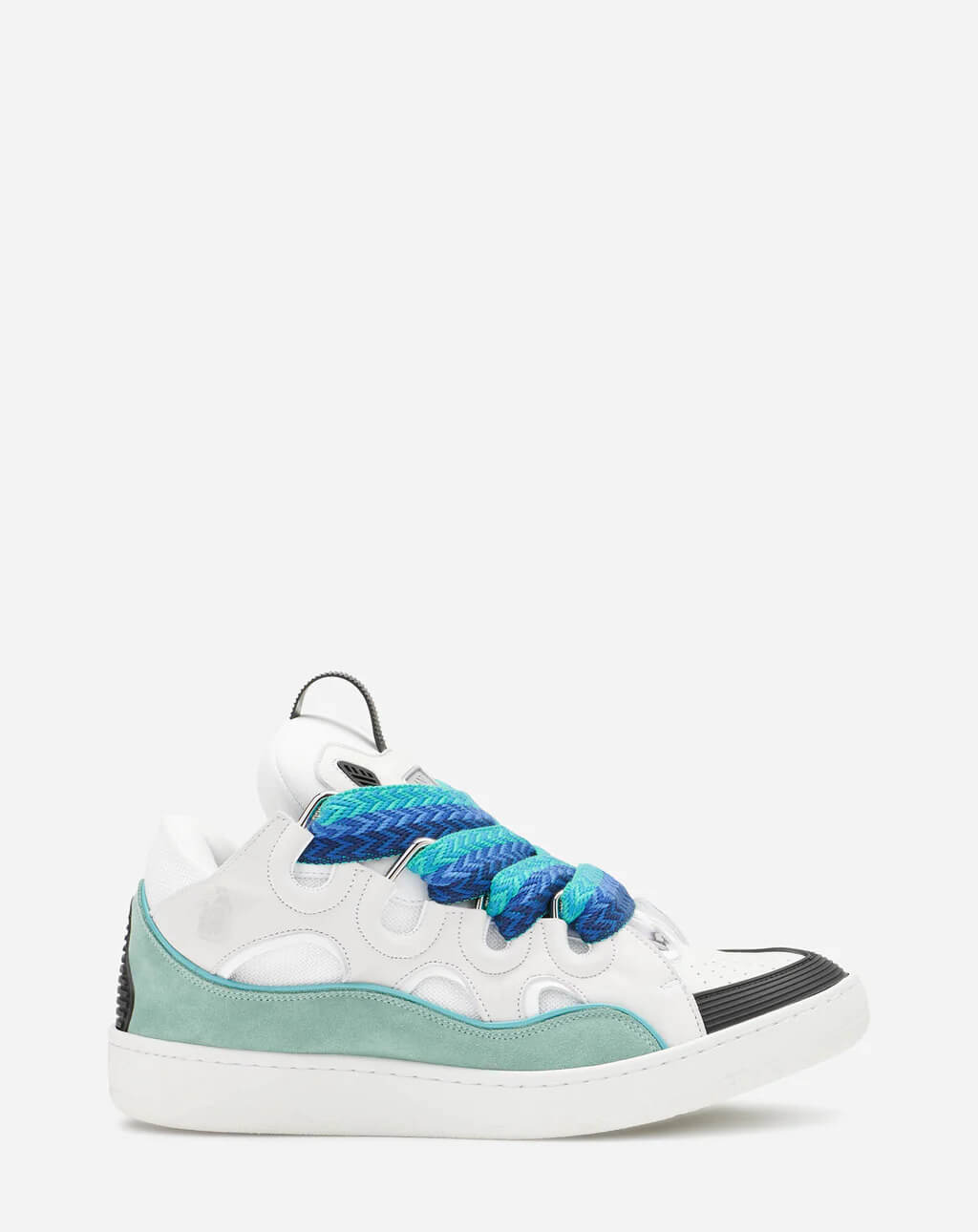  Les baskets sneakers Lanvin incarnent un style emblématique et un luxe français.

leur design élégant. Pas cher. Le moins cher.
