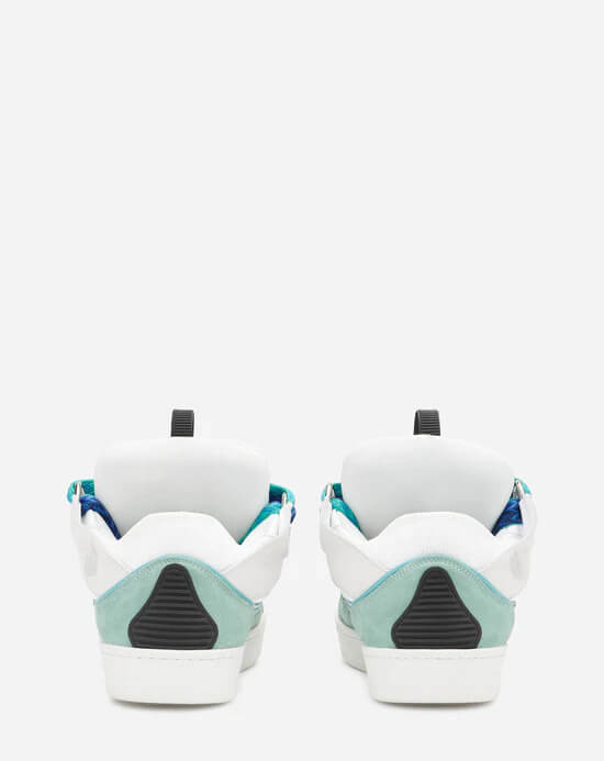  Les baskets sneakers Lanvin incarnent un style emblématique et un luxe français.

leur design élégant. Pas cher. Le moins cher.