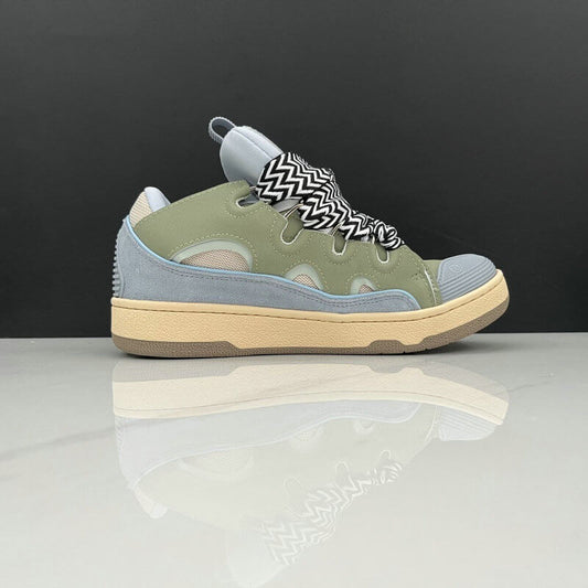  Les baskets sneakers Lanvin incarnent un style emblématique et un luxe français.

leur design élégant. Pas cher. Le moins cher.
